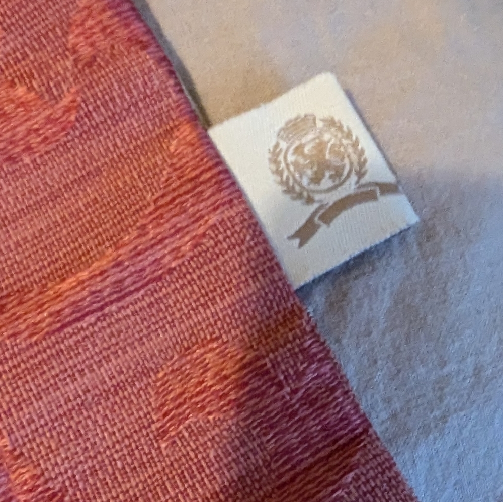 TOMMY HILFIGER CREST SCROLL DAMASK RED GRID KING SHAM SET - Picture 3 of 8